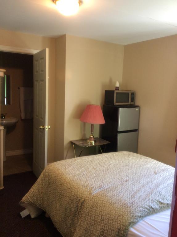 Palace Inn Motel Sarnia Esterno foto